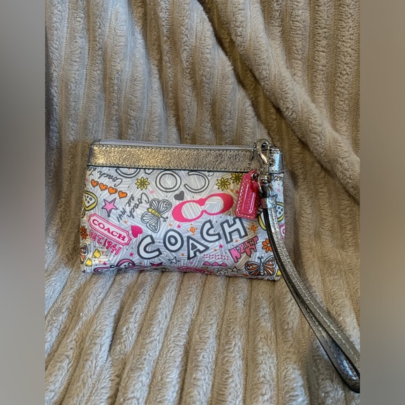 COACH zip Wristlet - Picture 3 of 9